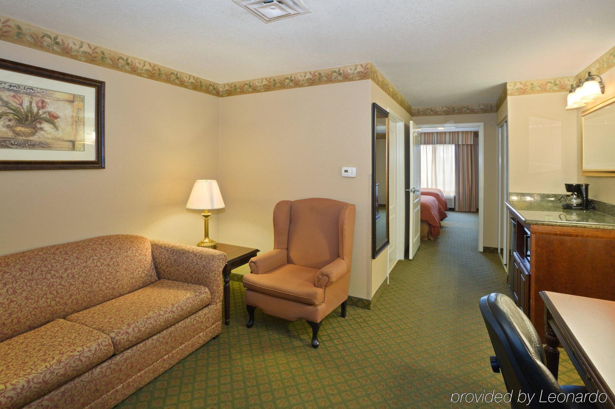 Holiday Inn Express Jackson By Ihg Exterior photo